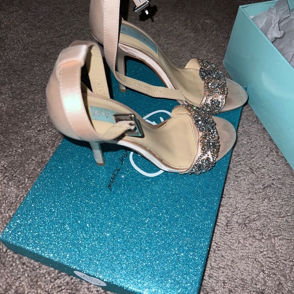 Look like new SB- Gina Champagne Style - Picture 4 of 6